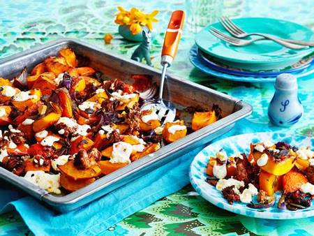 K�rbisgem�se vom Blech mit Feta und Hack Rezept | LECKER